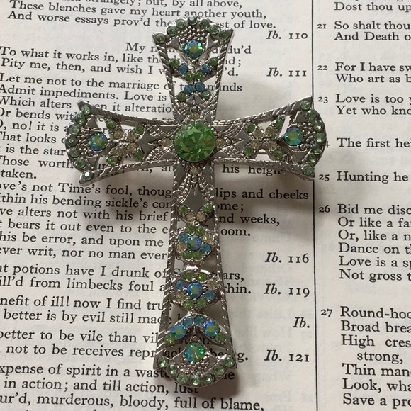 Peridot Mint Green Rhinestone Necklace Cross Brooch Pin Pendant Silver Tone NEW - Picture 5 of 7